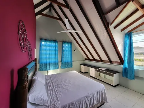 Balisier Apt 5 - Spacious upscale 2-bedroom apartment with breathtaking views.