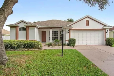 3 bedroom 2 bath Ranch with pool