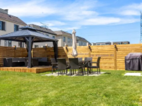 Lakeside Modern House 4BR - Steps to the lake Hotels in Clarington