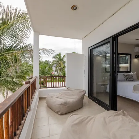 LUXURY BEACHFRONT VILLA  Includes 3 Pools, Wifi, Best Snorkeling & Kayaking Bay