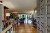 Cozy renovated townhome with mountain views in Sapphire, North Carolina!