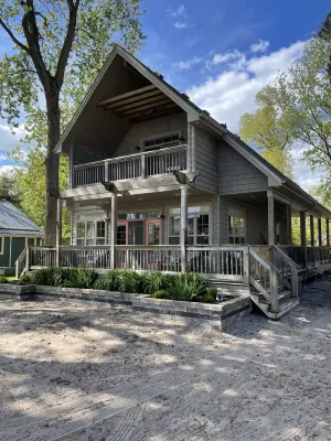 Luxury lakeside Retreat Bonnieheath Estate Lavender & Winery附近的飯店