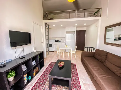 Chic loft/Great location/WiFi/Self check in-out/High Cleanliness Standards!