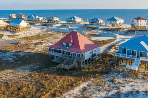 Pool! DOCK! Two Master Bedrooms. Private & public beach access. Sleeps 12