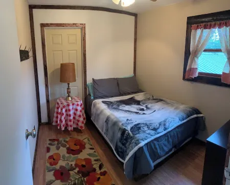 Charming Hideaway suite in the heart of the PA Grand Canyon with AC, WiFi