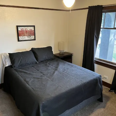 Nice Cozy 2 Bedroom 1bath house Close to DT Winslow