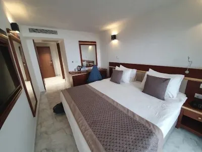 Hotel El-Arz Hotels near Tinzart