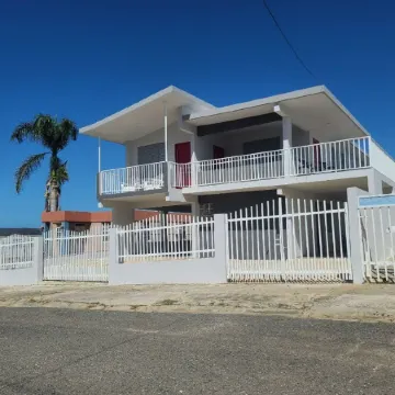 Family friendly house w/private pool 10 minute walk to Boqueron