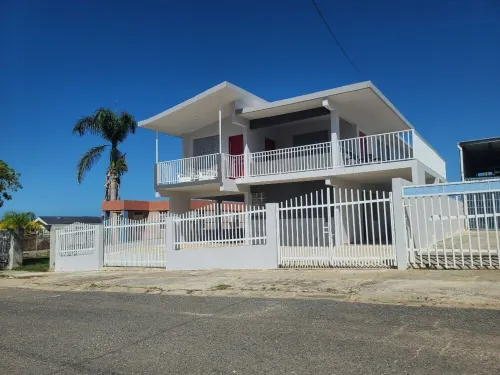 Family friendly house w/private pool 10 minute walk to Boqueron