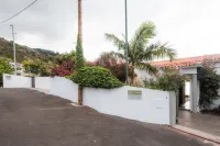 Casa Oliva-Panorama: Large designer apartment, fantastic views, heated pool