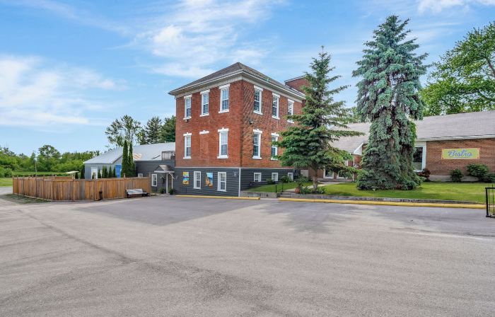 The Bloomfield Inn
