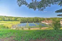 Reeds Spring Condo about 3 Mi to Silver Dollar City! - Parkering