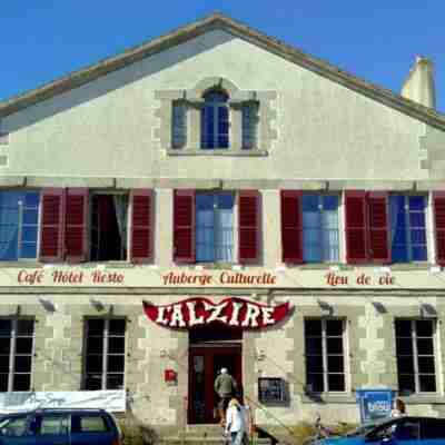L'Alzire, auberge culturelle Hotel Exterior