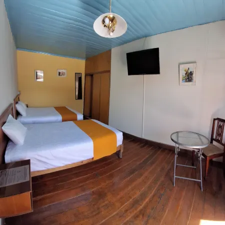Hostal Lluvia de Oro