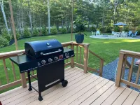 Awesome Patio With Fire Pit, Farmers Porch, Deck With Grill!