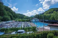 Marabou Resort Hotels in Sacele