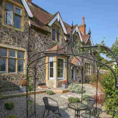 Gable Lodge Hotel Exterior