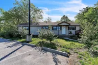 Peaceful Pet Friendly Chesapeake Escape 4 Bedroom Home