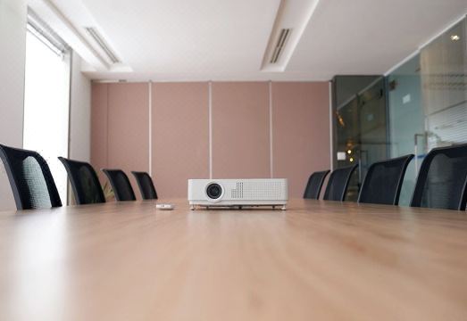 3. 네온 호텔 은틴..