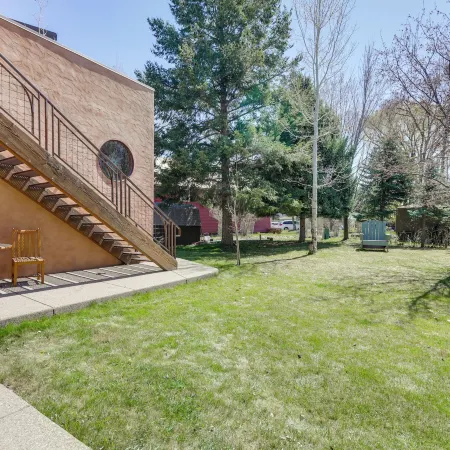 Walkable Apt in Carbondale: 'luxury Artist's Loft'