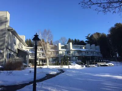 Evergreen Hill Condominiums Hotels in Baileys Harbor