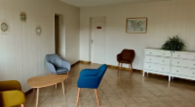 โรงแรมร้านอาหารแอลยูนีค