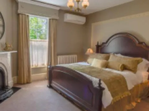 The Woodview Inn Hotels in Gananoque