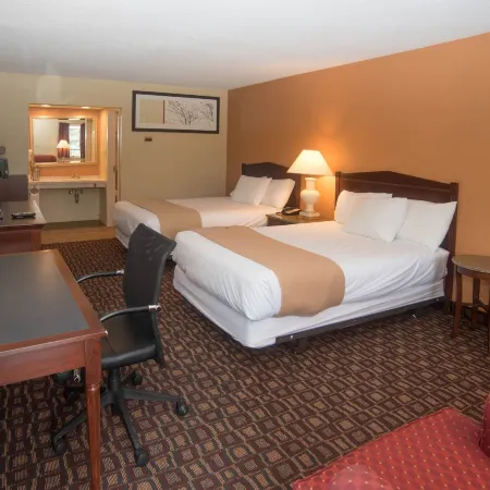 Colonnade Inn