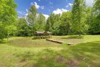 All-Season Sunroom and Hot Tub Marion Cabin Retreat - 4 étoiles
