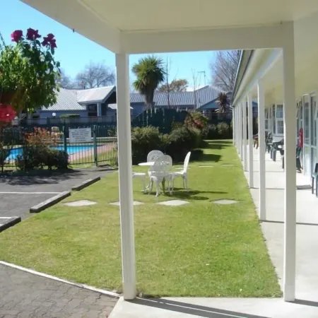 Colonial Court Motel