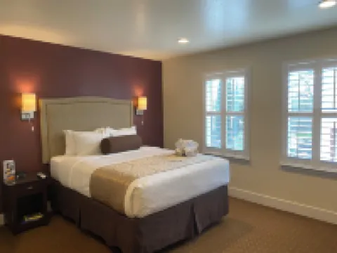 普利茅斯休憩酒店 阿馬多爾縣酒店