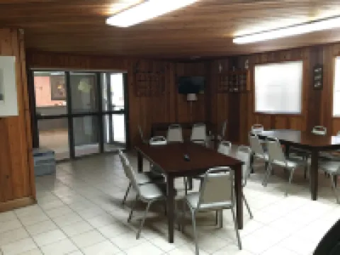 트래블 인 코딩턴 카운티 호텔