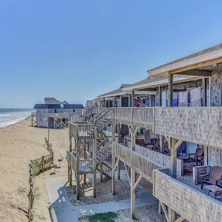 Lighthouse View Oceanfront Lodging