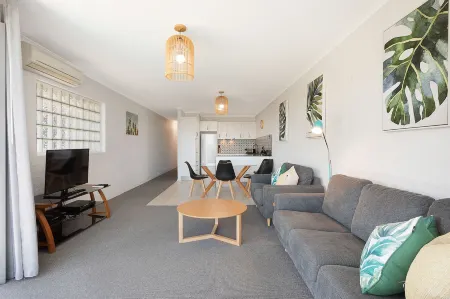 The Palms Apartments Отели в г. Меримбула