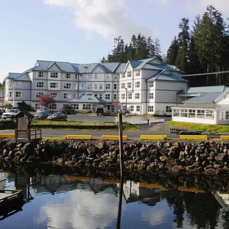 Quarterdeck Inn Port Hardy