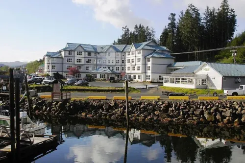 Quarterdeck Inn Port Hardy Hotels in Port Hardy