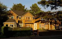 Lighthouse Inn Hotels near Chapman Point