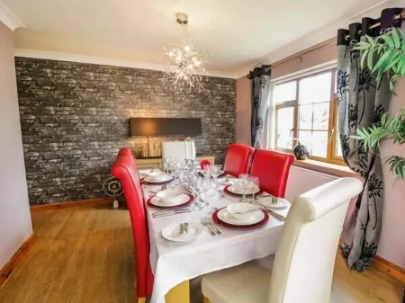 1 the Old Smithy Отели в г. Лланбадриг