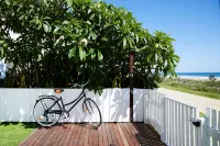 Tessa's on the Beach Hotels in Tugun