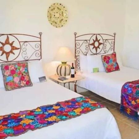 El Encanto Inn & Suites