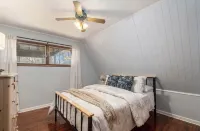 Cozy Apline Cottage-perfect getaway for year-round fun