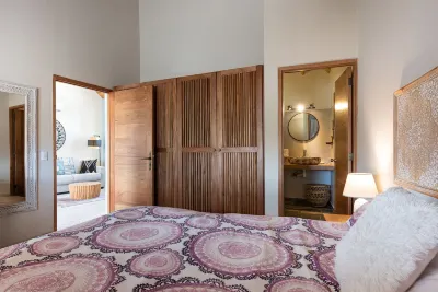 Takuma Boutik Hotel Отели в г. 