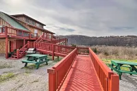 Pet-Friendly Studio w/ Loft & Mountain Views! - Homestays