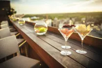 Apartosuites Jardines de Sabatini Các khách sạn ở Madrid