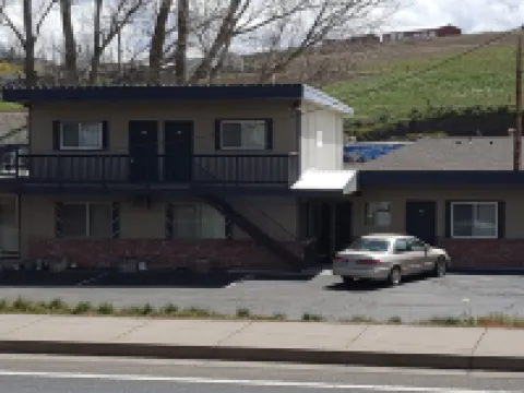 Tall Winds Motel Hotels in Moro