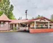 Jefferson Inn Hotels near West Miner Street Historic District