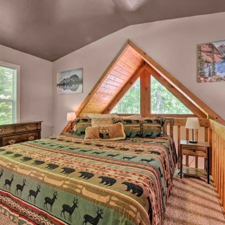 Private Hot Tub, Yard Pet-Friendly Whittier Cabin