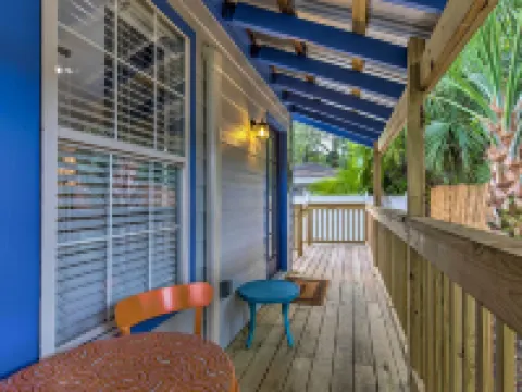 Downtown Ocean Springs Retreat 1 Mi to Beach! Hotels in Ocean Springs