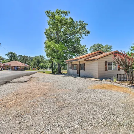 Arkansas Fishing Getaway Near Norfork River!