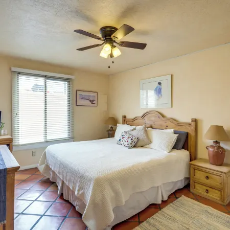 Cozy Southwest Style Santa Fe Condo!